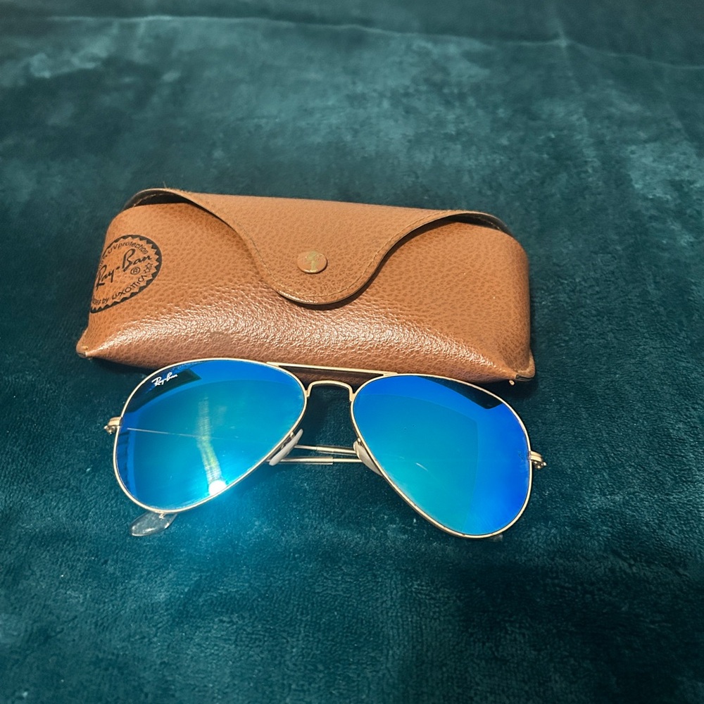 Ray-Ban Gold Frame Aviator Sunglasses with Blue flash Lenses